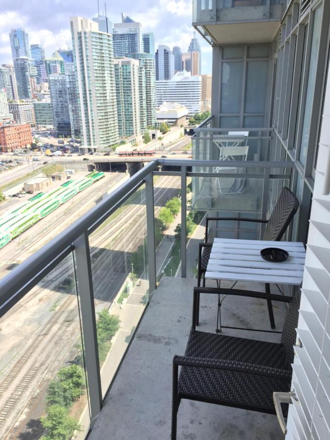 Stylish And Bright 2Br Condo In The Heart Of Downtown Toronto Exterior photo